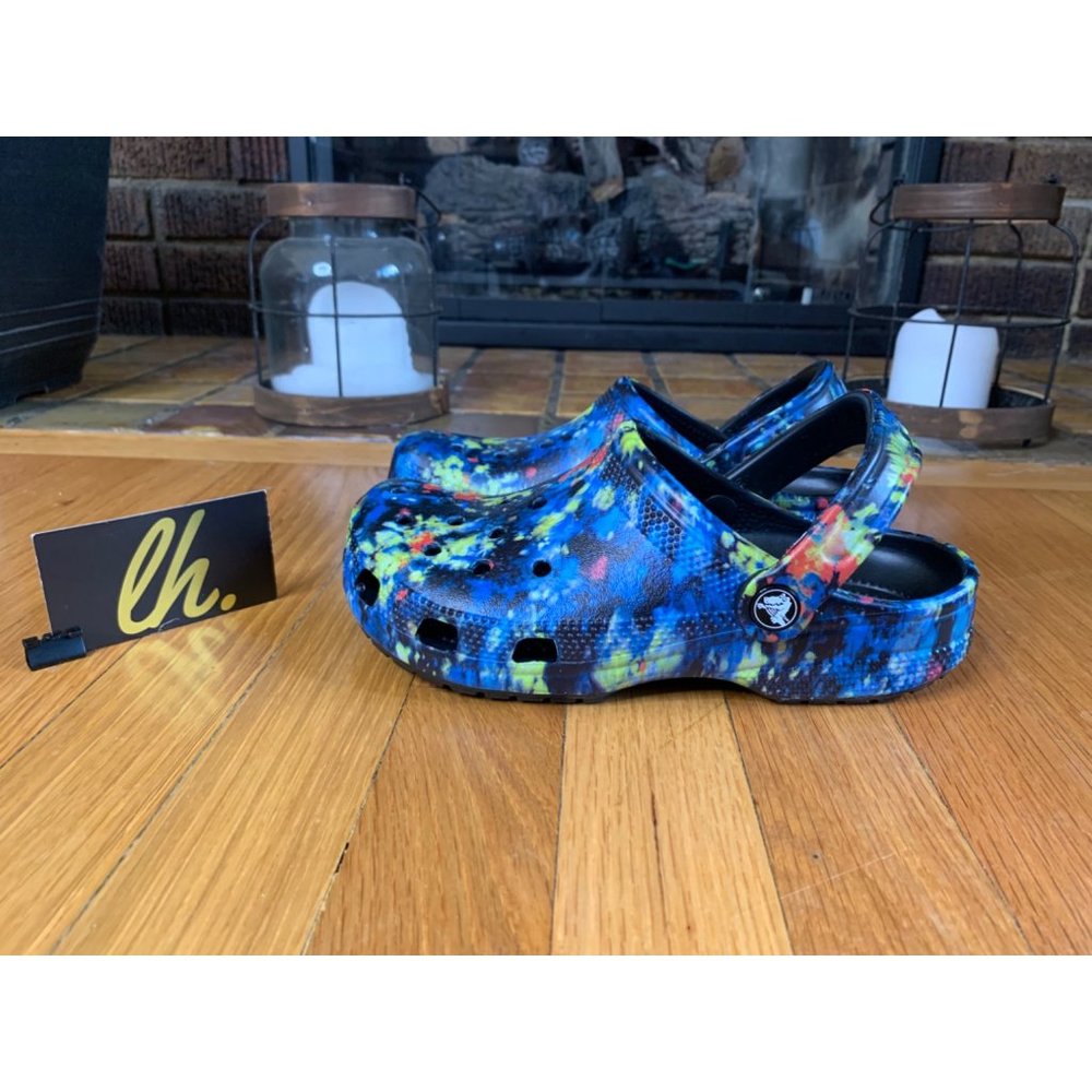 Size 4M/6W Crocs Classic Tye Die Graphic Clog 205453-4SW